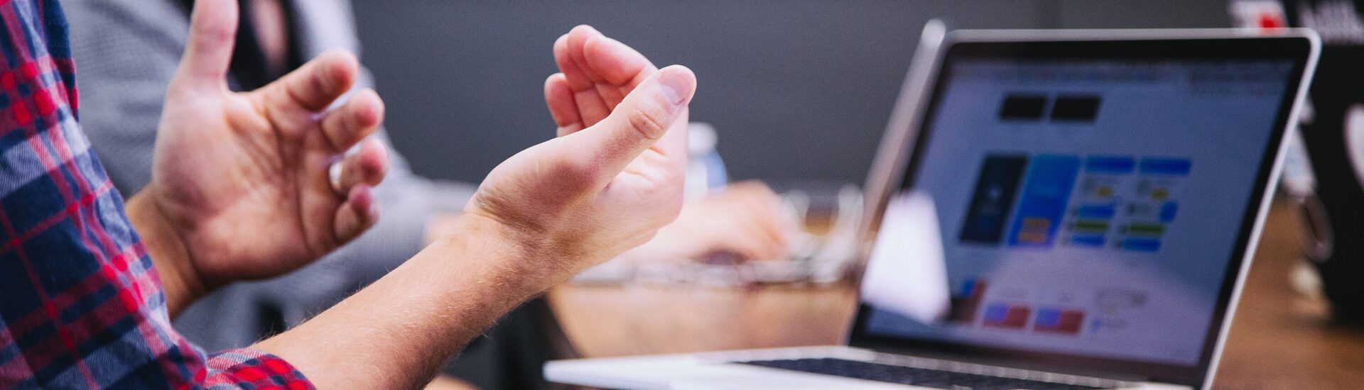 headway-5QgIuuBxKwM-unsplash